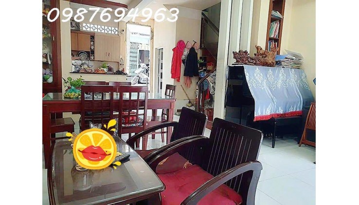 QUẬN 7, TRẦN XUÂN SOẠN - NHÀ 2 MẶT TIỀN HẺM - NGANG HƠN 5M CÁCH MẶT TIỀN CHỈ 30M - CHỈ 5T TL